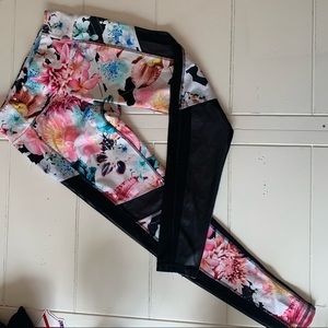 Mesh flower pattern leggings